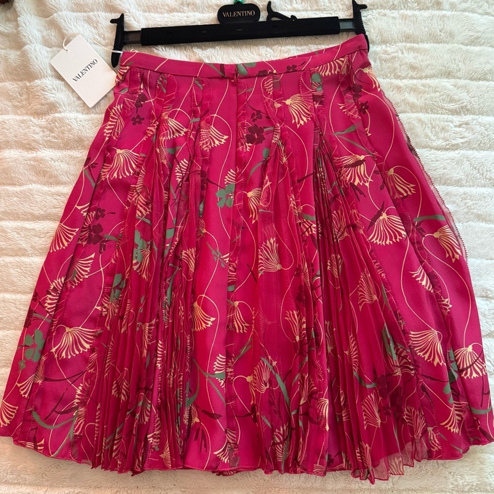 Valentino Pink Lotus Silk Skirt Fairycore – Size IT 40 (US 4) – $3750 Retail NWT - Picture 3 of 9